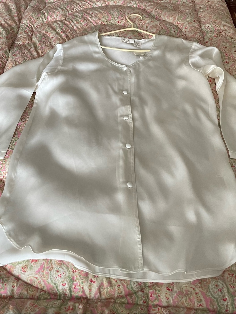 New Victoria's Secret Gold Label 100% Silk Button-Front  Night Shirt in Ivory